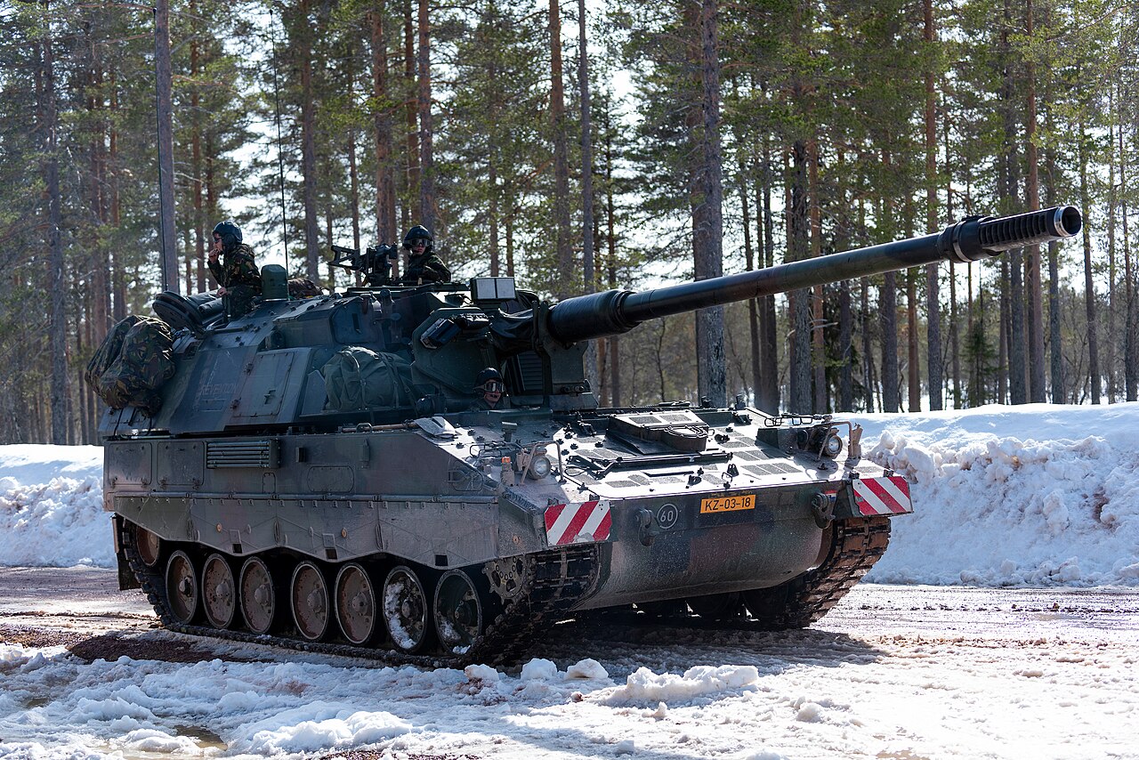 PzH2000 NL.jpg